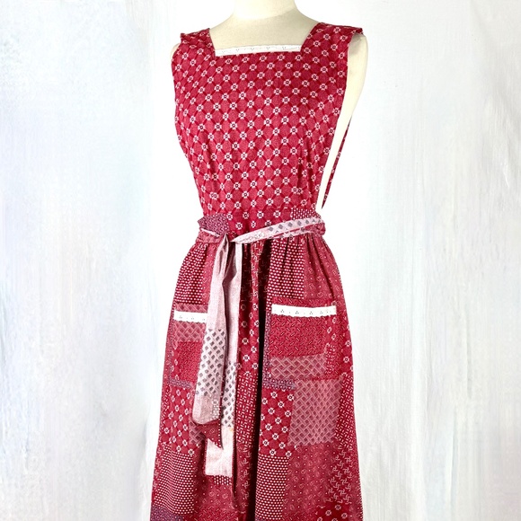Vintage Design House Apron Long Red Patchwork Bandana Cotton Full Cover Pockets - Picture 1 of 13
